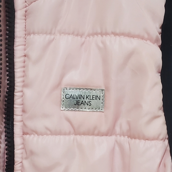 Calvin Klein Jeans Pink Quilted Puffed Vest Toddler Size 3 - Picture 3 of 4